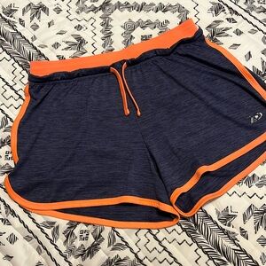 Pro Player Shorts Size M in Orange & Blue